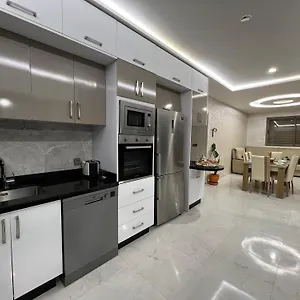  Villa Familiale Avec Piscine A Golf